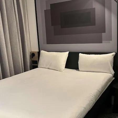 ホテル Ibis Centre Rive Droite Pasteur 3*