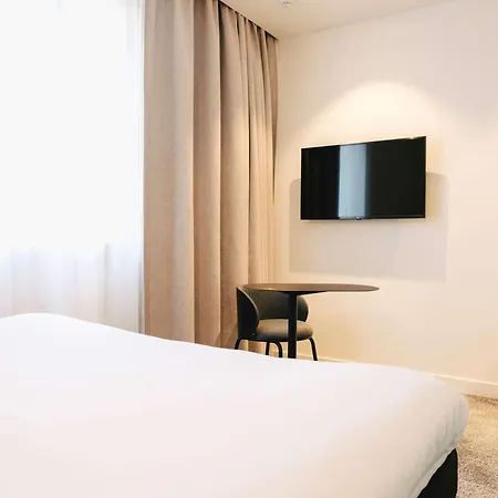 Hotell Ibis Centre Rive Droite Pasteur 3*