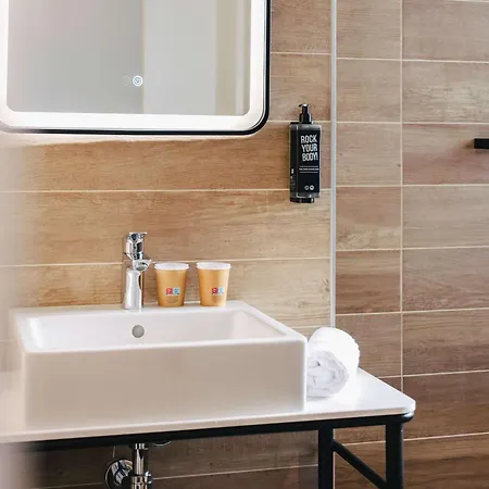 Ibis Centre Rive Droite Pasteur ホテル