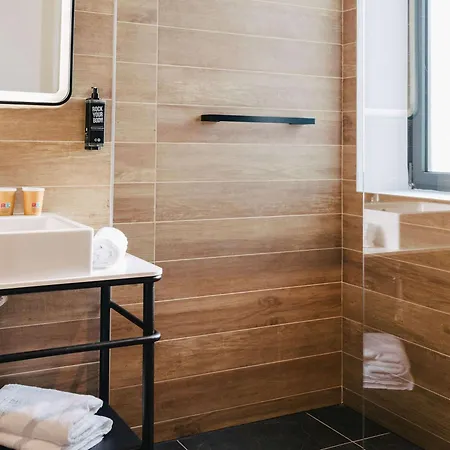 Ibis Centre Rive Droite Pasteur ホテル 3*