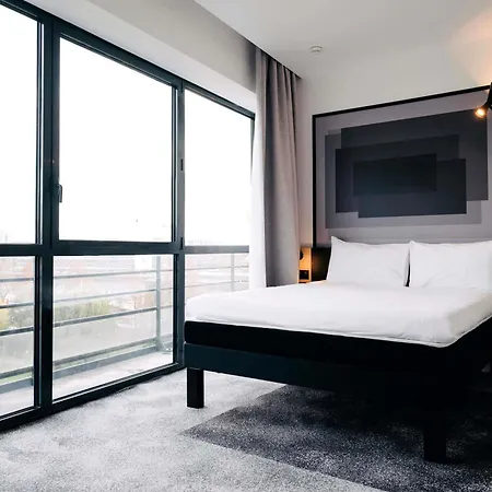 Ibis Centre Rive Droite Pasteur Hotel 3*