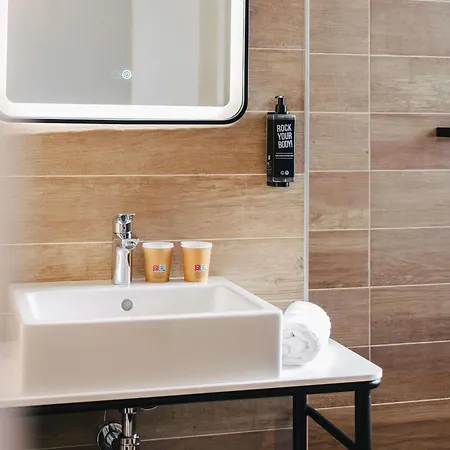 Ibis Centre Rive Droite Pasteur 3* 루앙