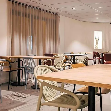 Ibis Centre Rive Droite Pasteur Szálloda